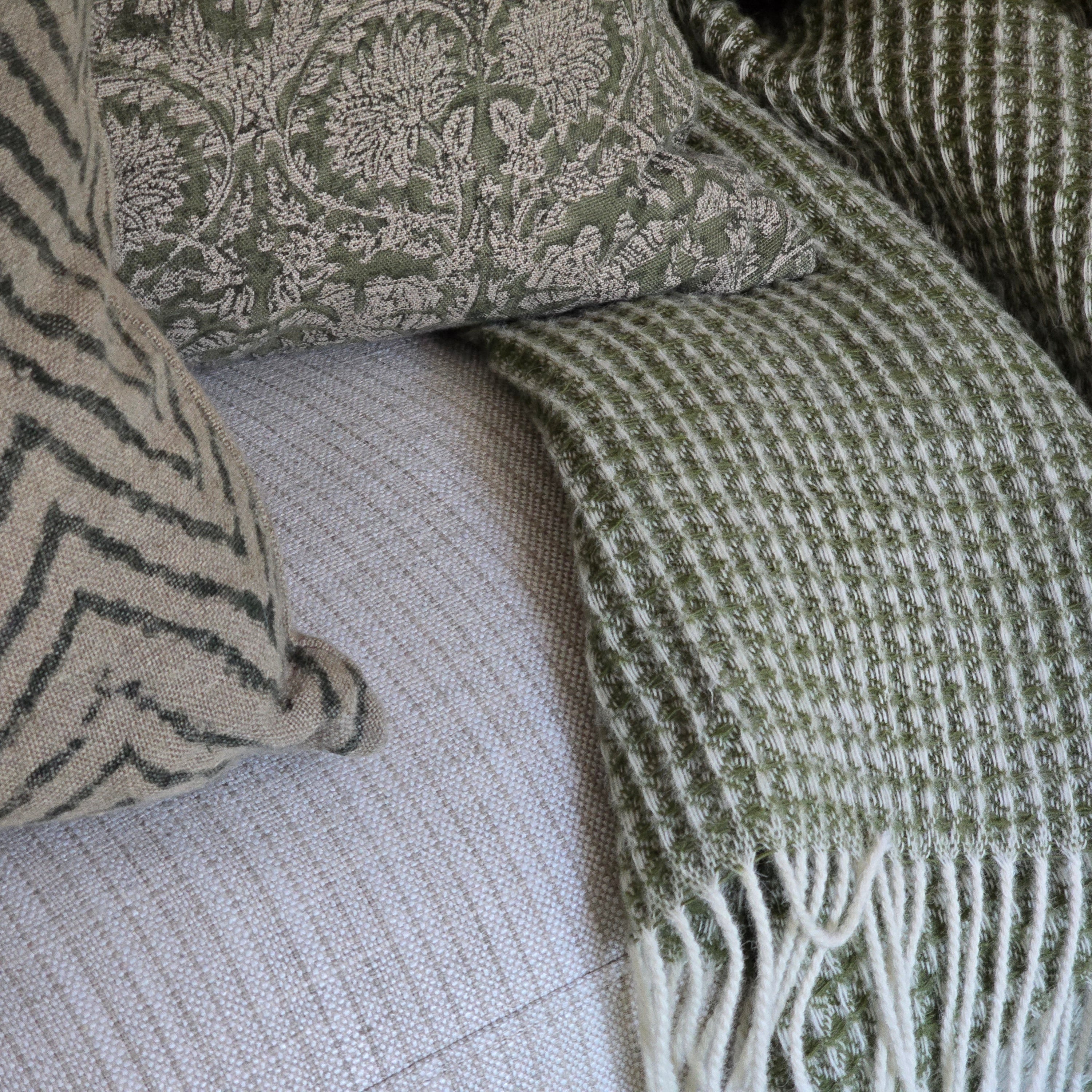 Waffle Pure Wool Fringed Throw