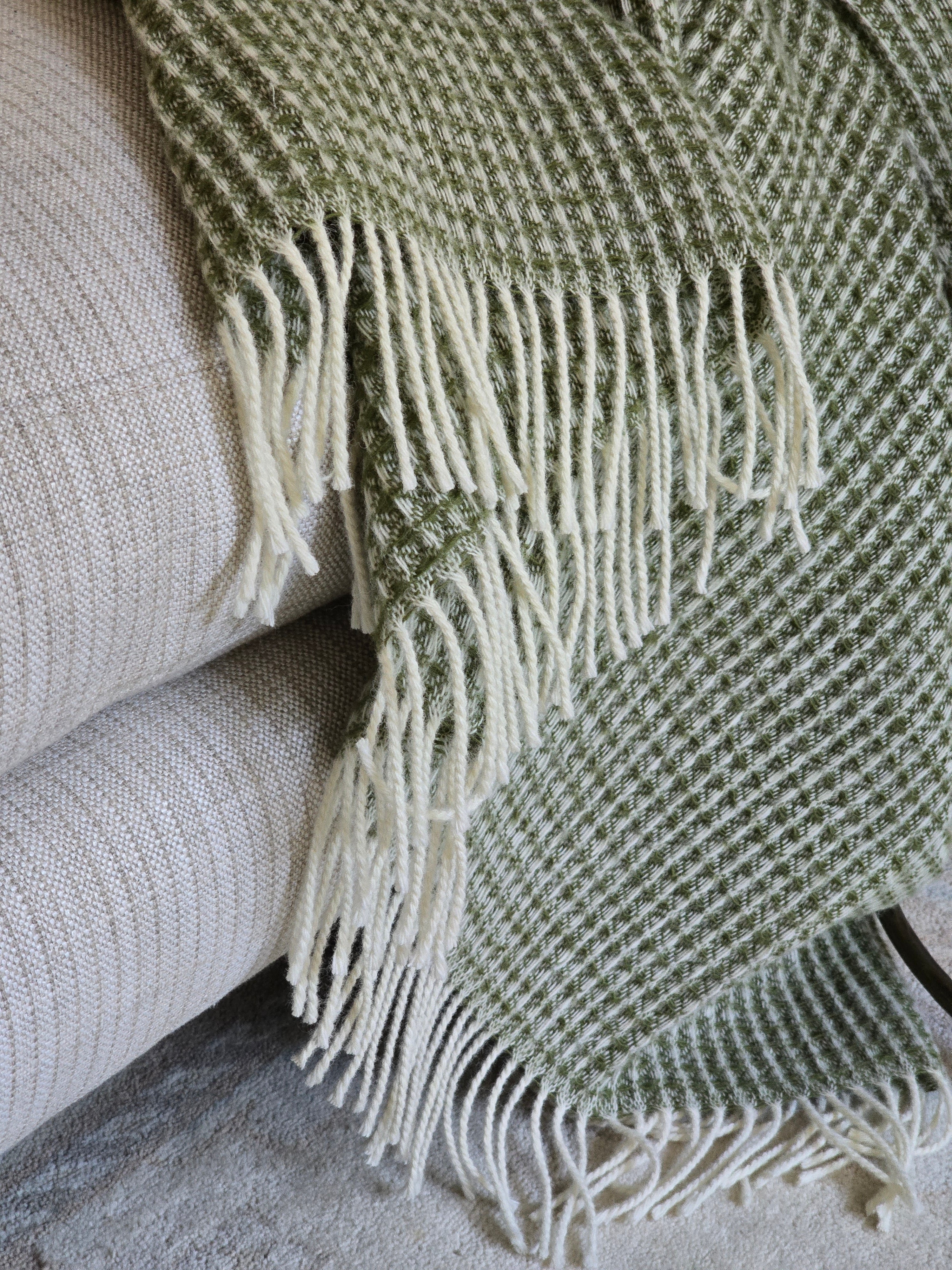 Waffle Pure Wool Fringed Throw