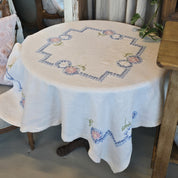 Vintage Linen Tablecloth - Hand Embroidered