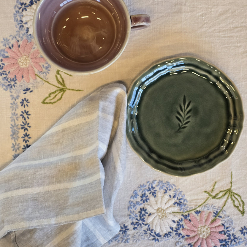 Vintage Linen Tablecloth - Hand Embroidered