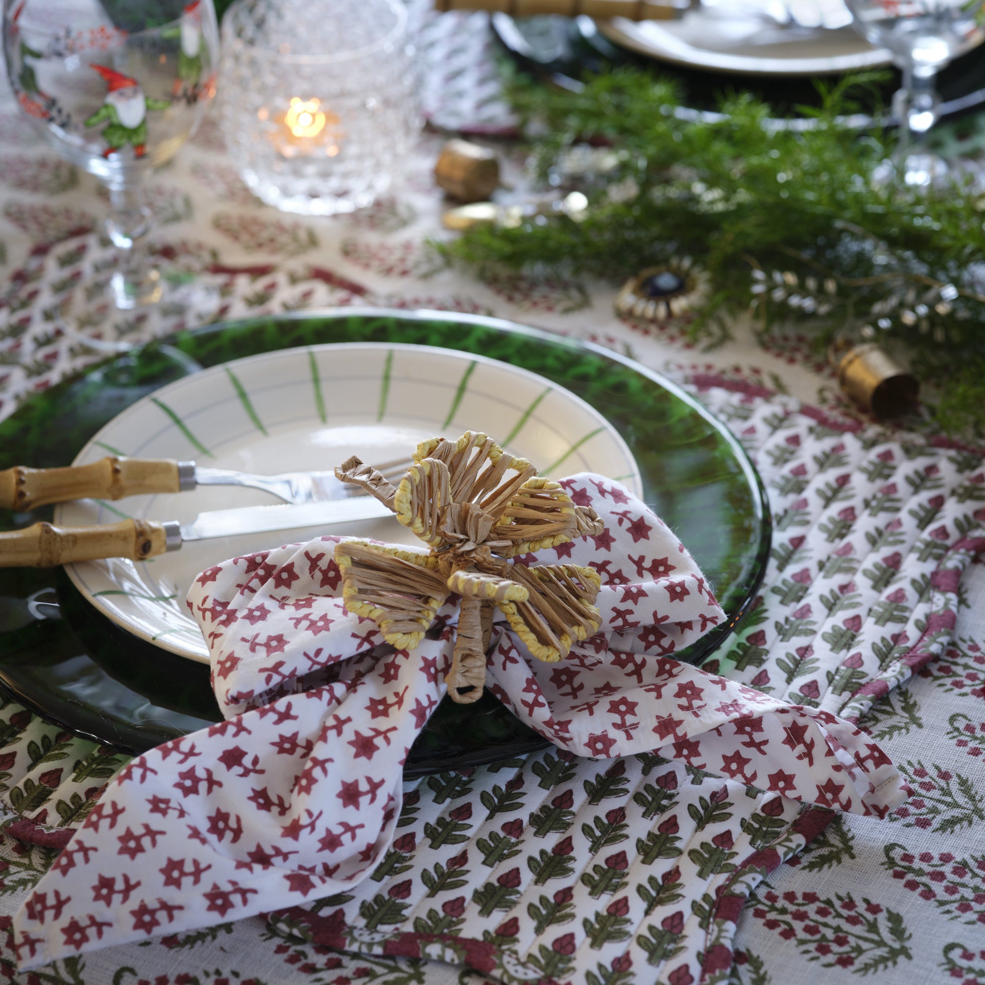 CA_E_Christmas_0116_b76ba504-b0eb-410e-a34a-192b8f43a9ad.jpg