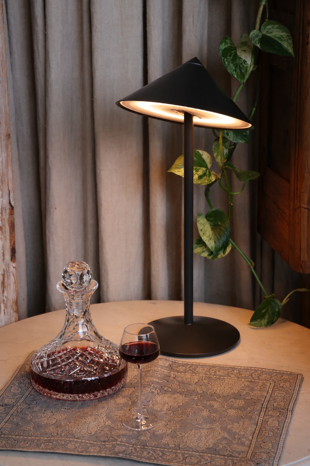 PINA L Desk Lamp