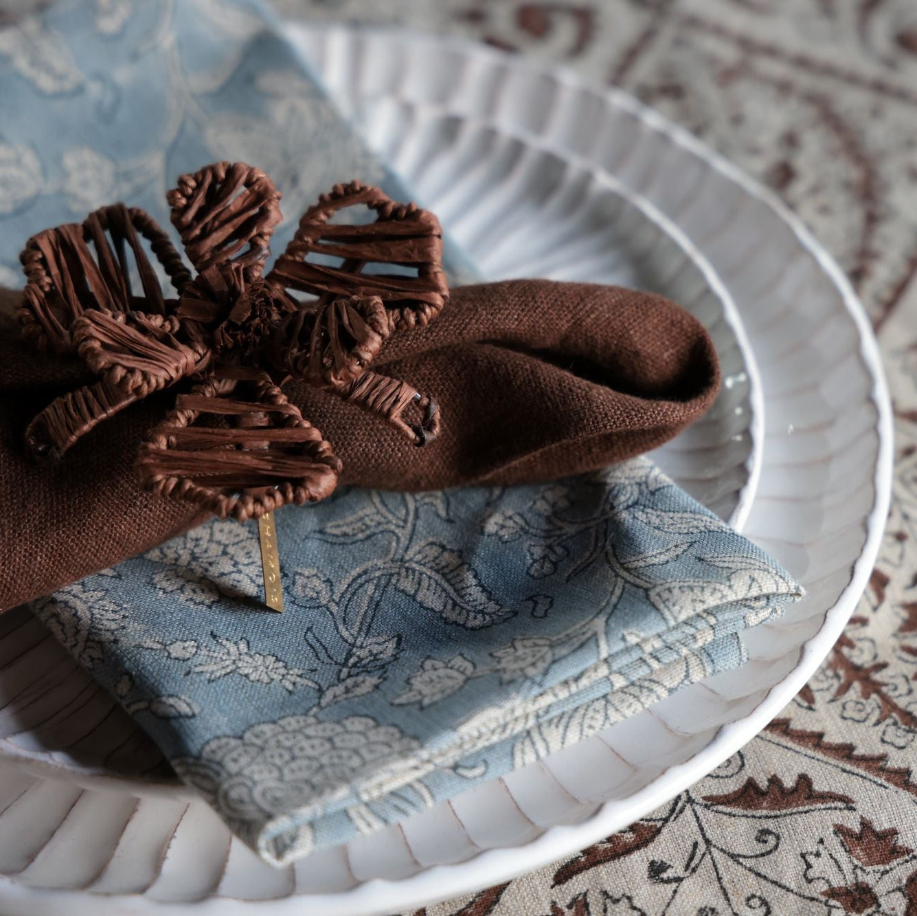Napkin Ring Flower Raffia - Brown - Set of 2