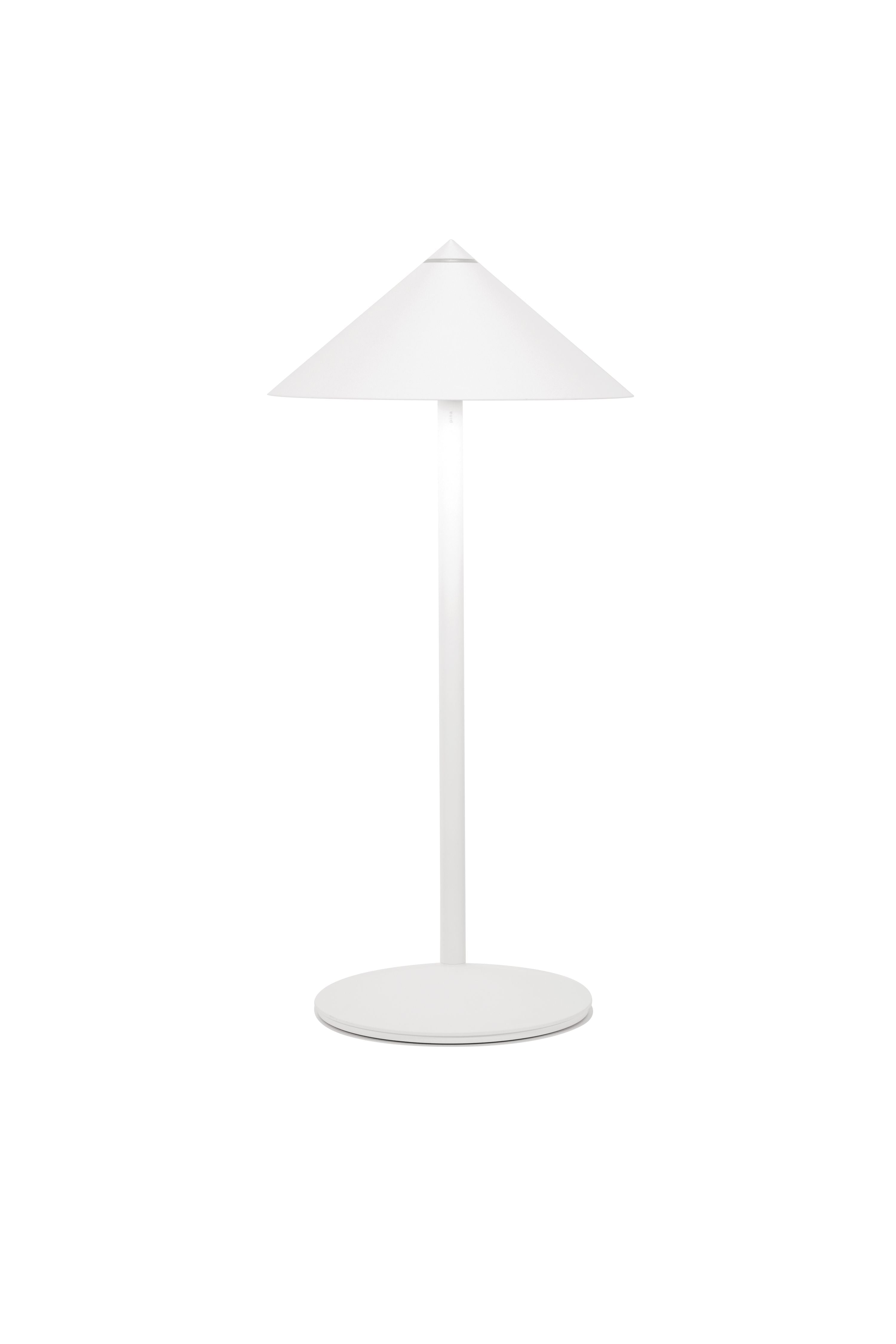 PINA L Desk Lamp