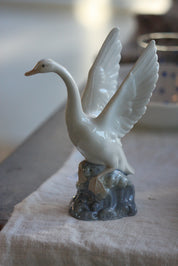 Vintage NAO Lladró Flying Swan Figurine